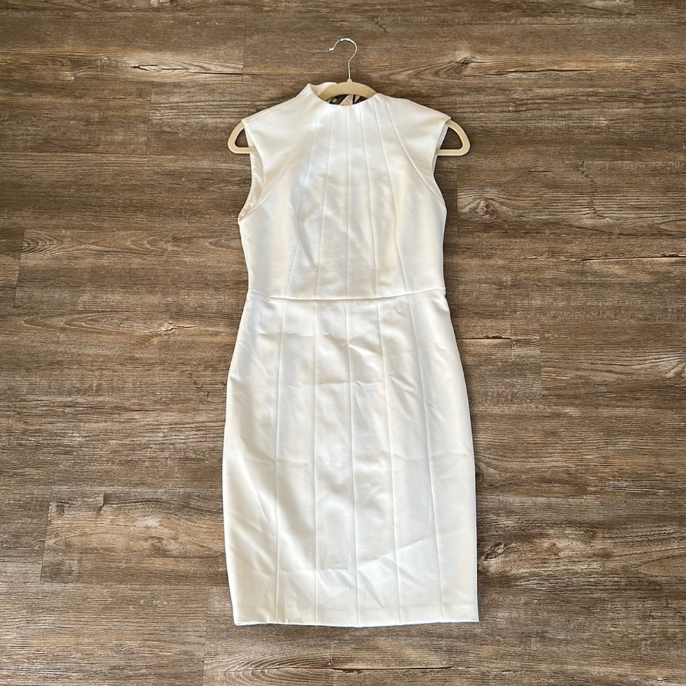 NWT. Alice + Olivia White Dress. Size 6